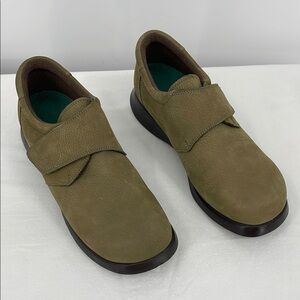 DREW WOMENS SIZE 7.5 M Suede Olive Green Casual Shoes